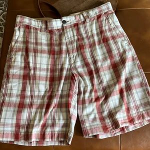 Men’s Izod shorts sz 38